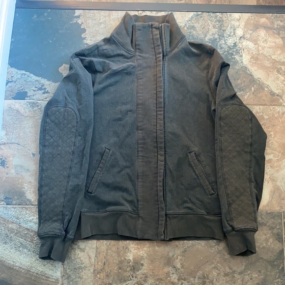 Bundle of Lululemon athletica outfits deal - Picture 5 of 9